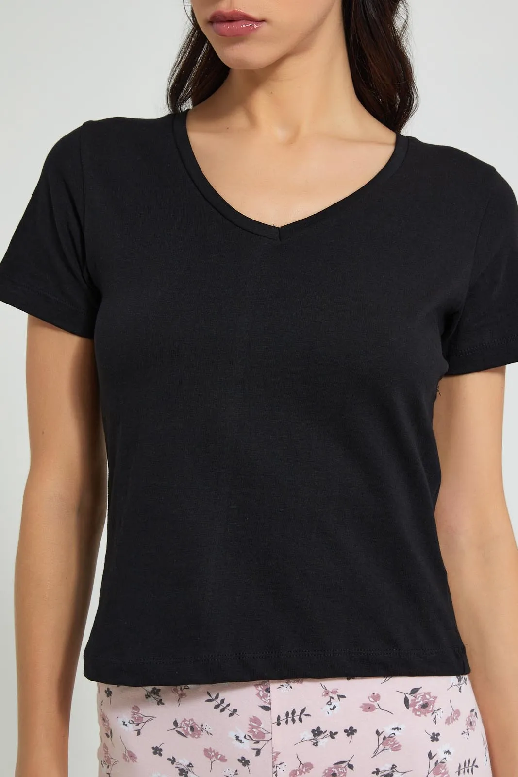 Black Plain Short Sleeved V-Neck T-Shirt