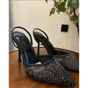Classic And Elegant Look With Half-Closed Toes