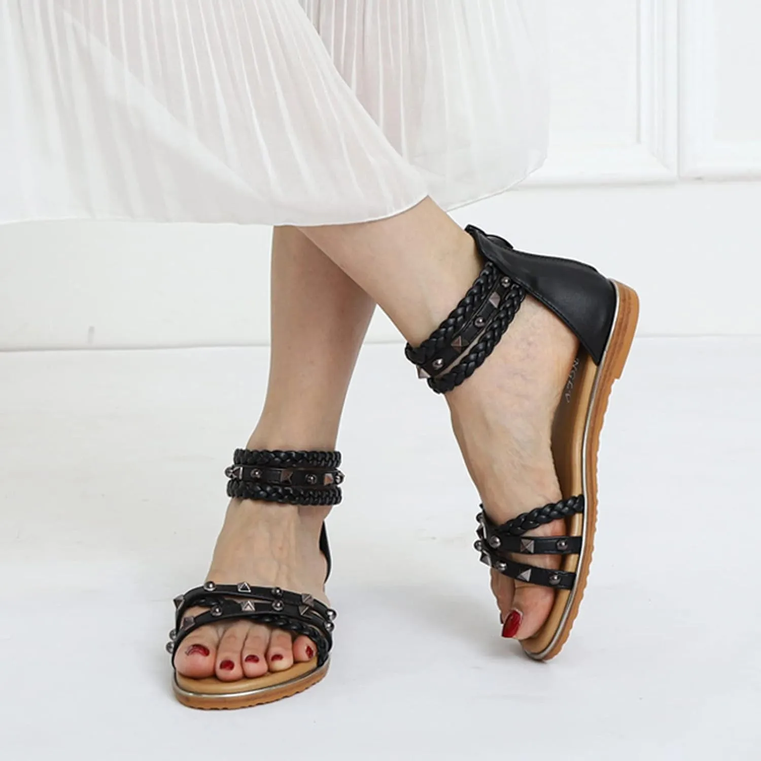 HINDOLA Women's Gladiator Sandals Summer Beach Flat Thong Cross Strappy Sandals Trendy Roman Shoes with Zipper