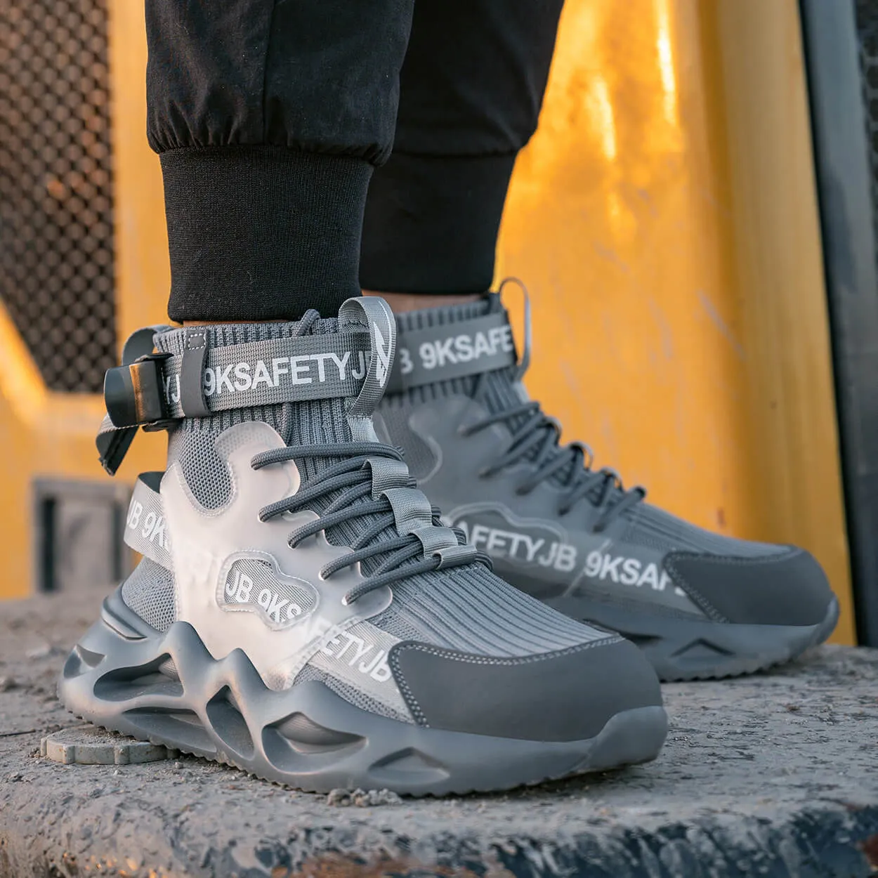 RAPTOR™ LIGHTWEIGHT COMFORTABLE STEEL TOE WORK SHOES