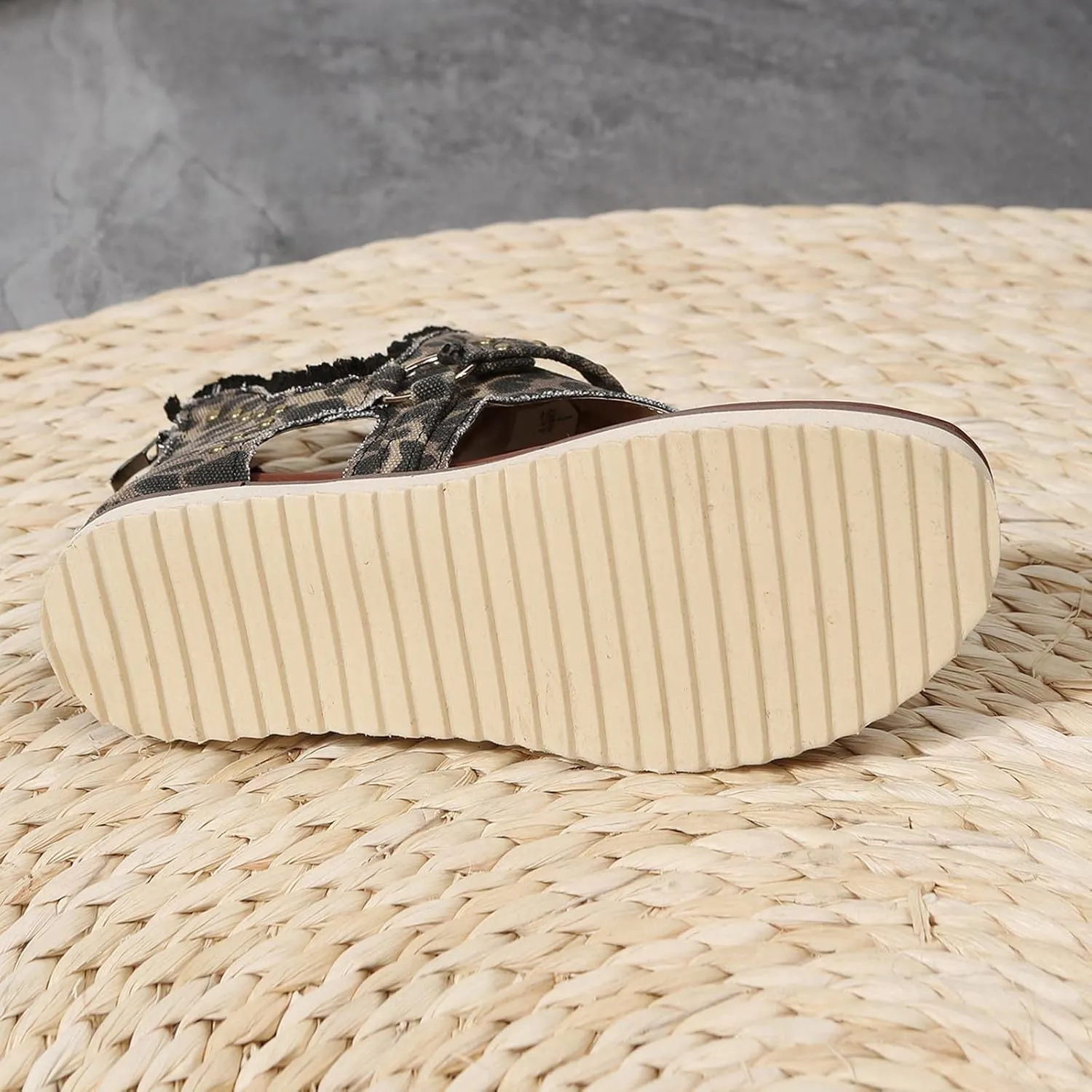 Summer Shoes for Women Casual Flat Footwear with Studded Detailing Trendy Comfortable Sandals 2025
