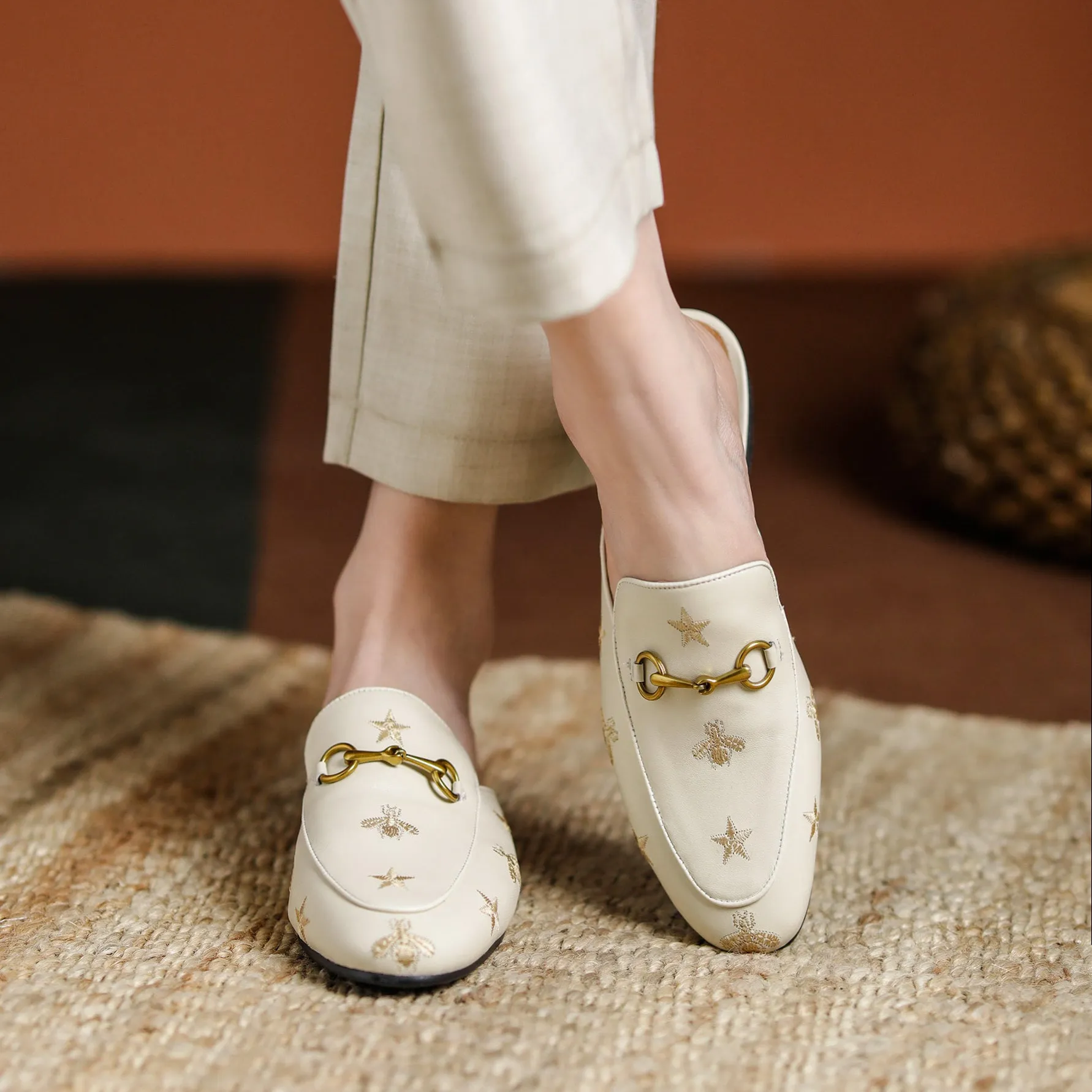 Women Handmade Soft Leather Embroidery Pattern Mules