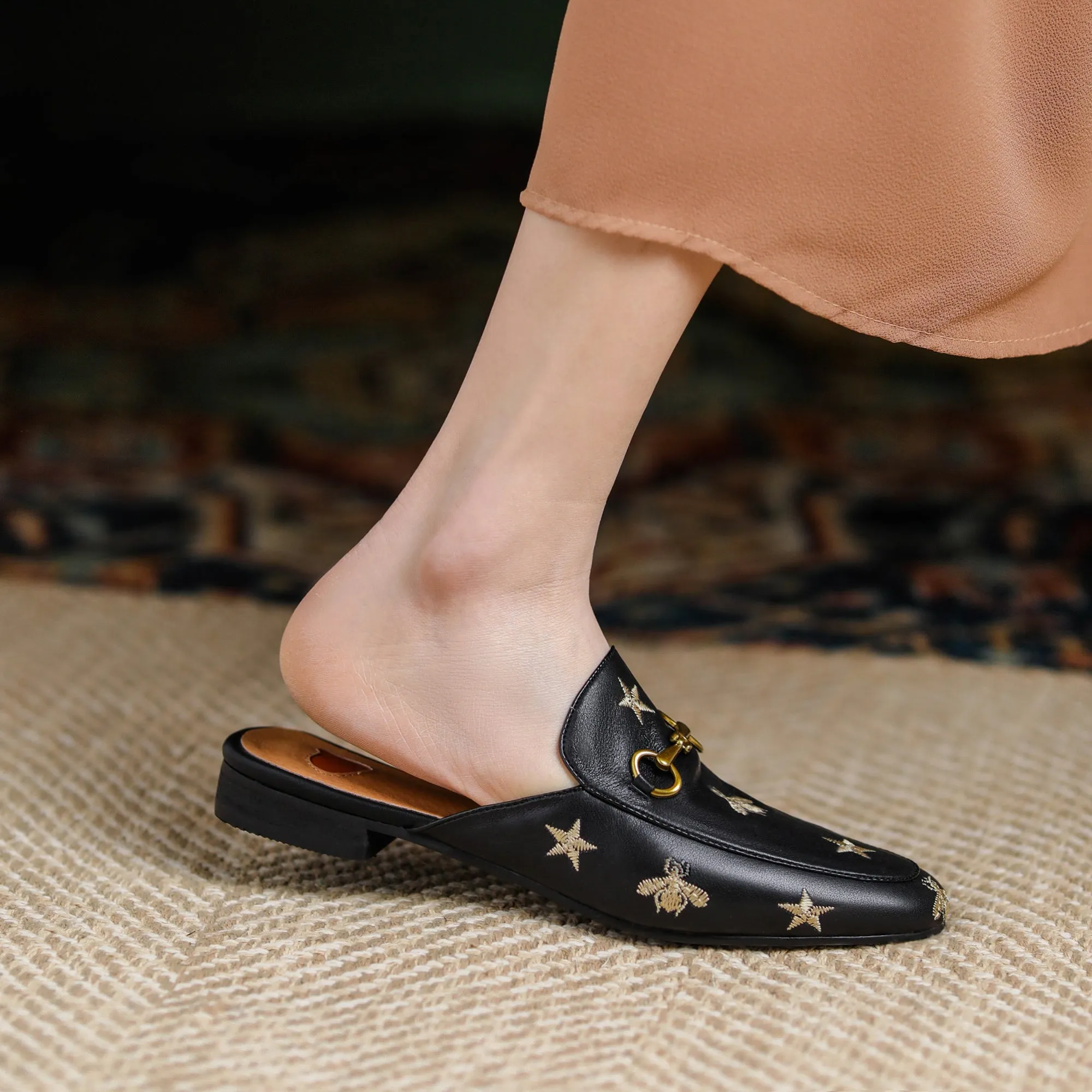 Women Handmade Soft Leather Embroidery Pattern Mules