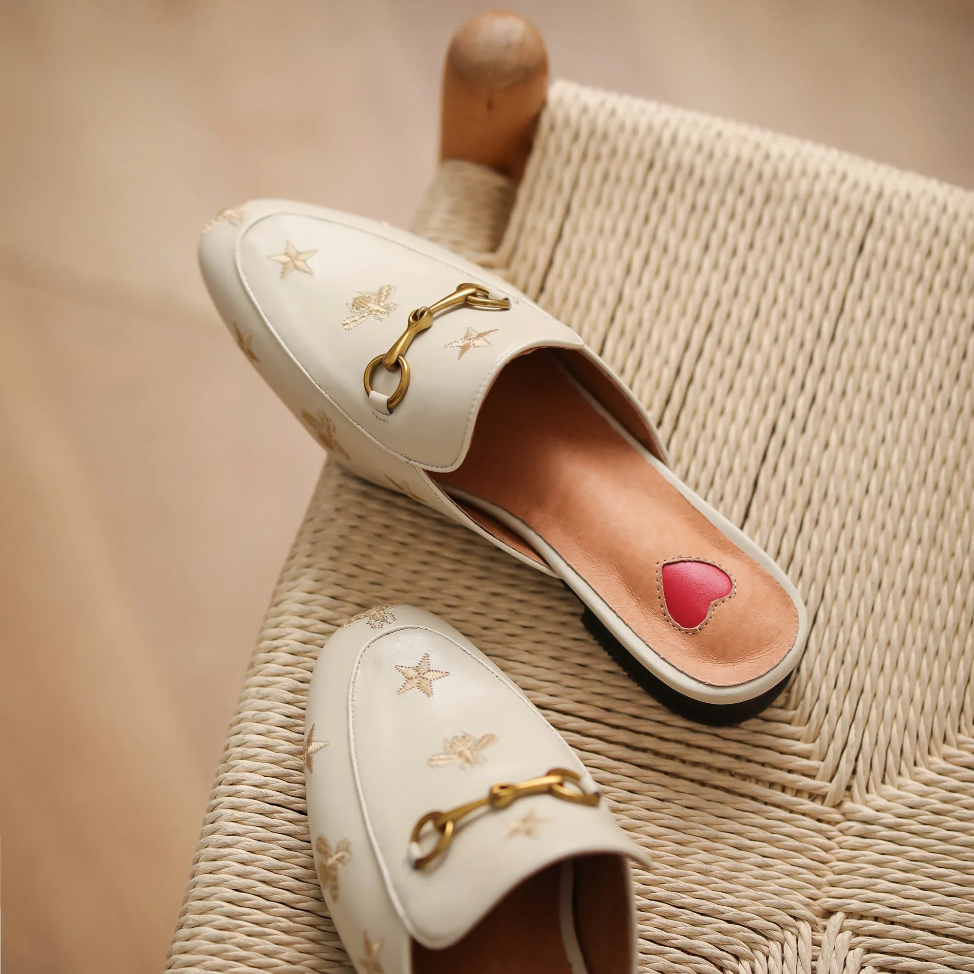 Women Handmade Soft Leather Embroidery Pattern Mules