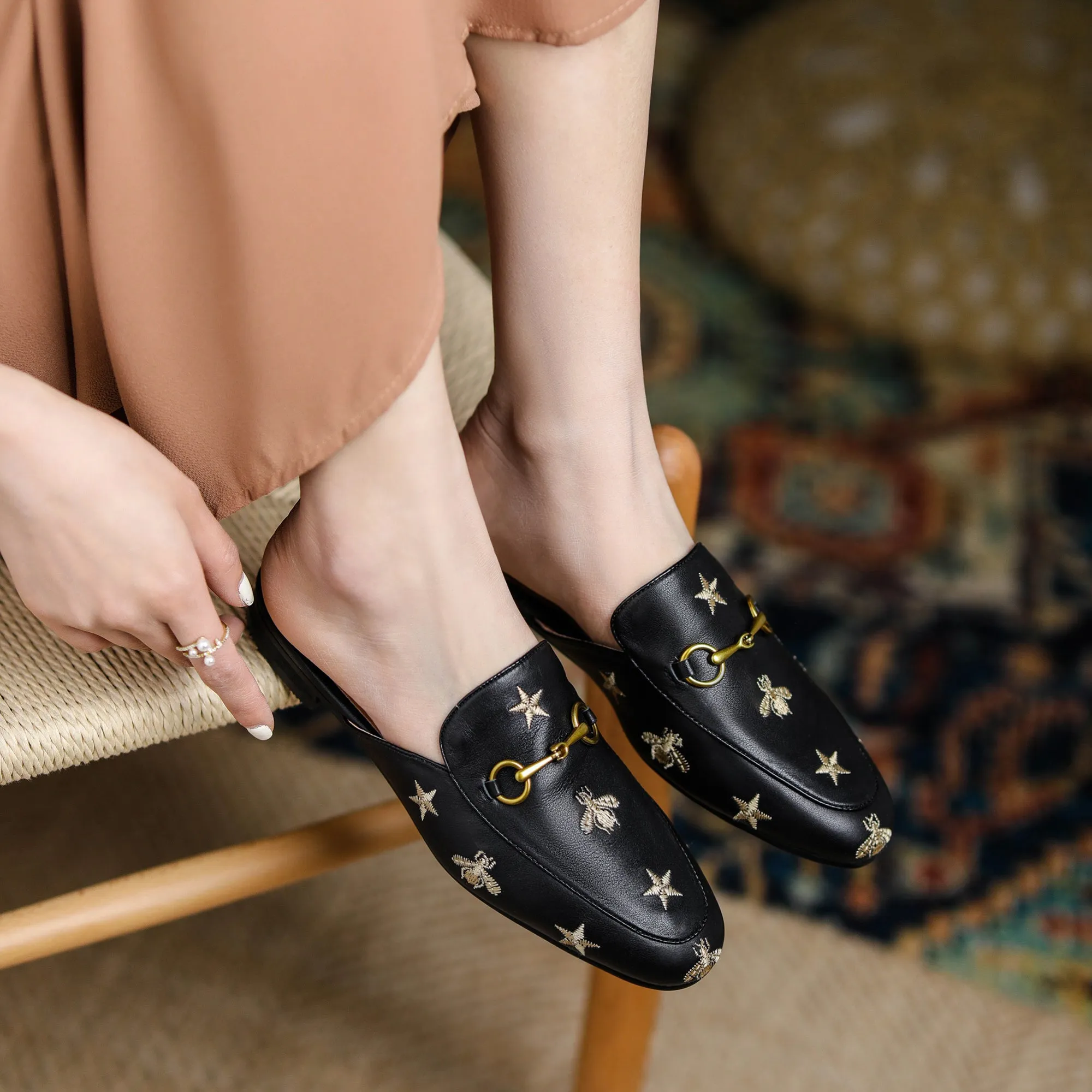 Women Handmade Soft Leather Embroidery Pattern Mules
