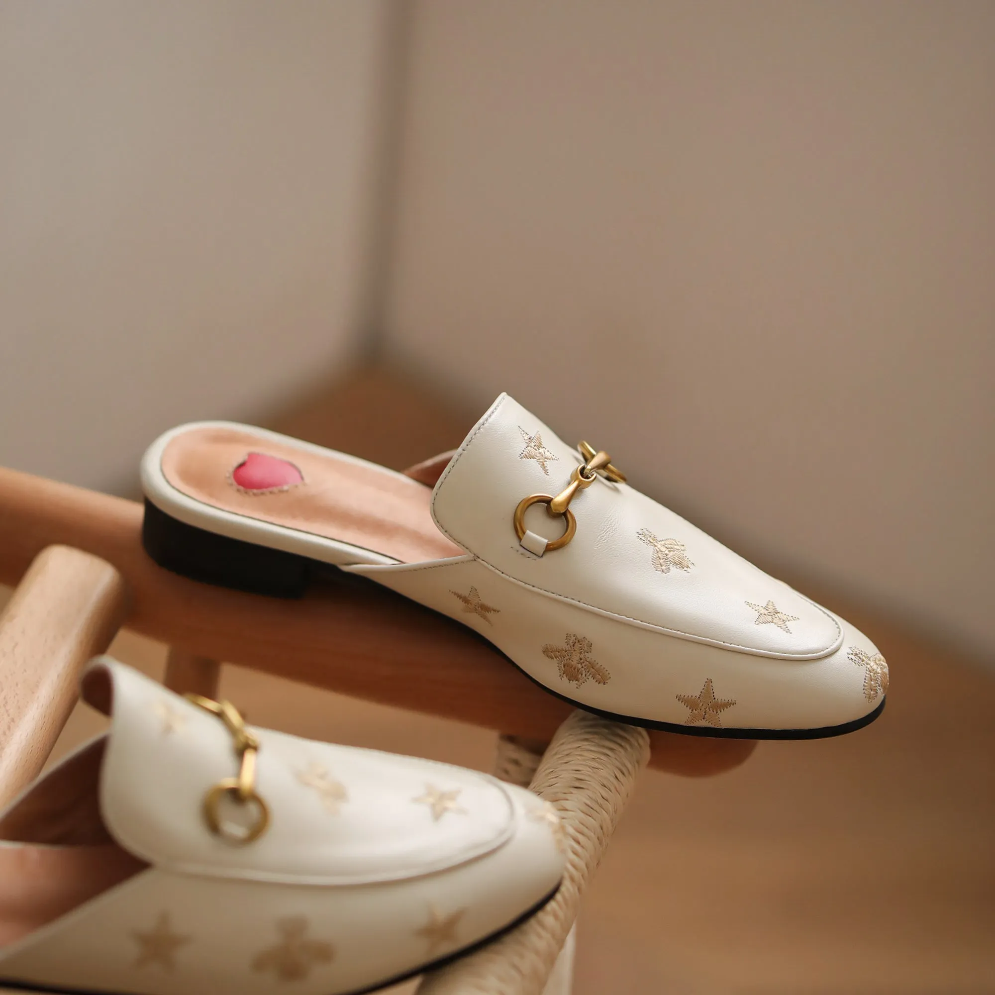 Women Handmade Soft Leather Embroidery Pattern Mules
