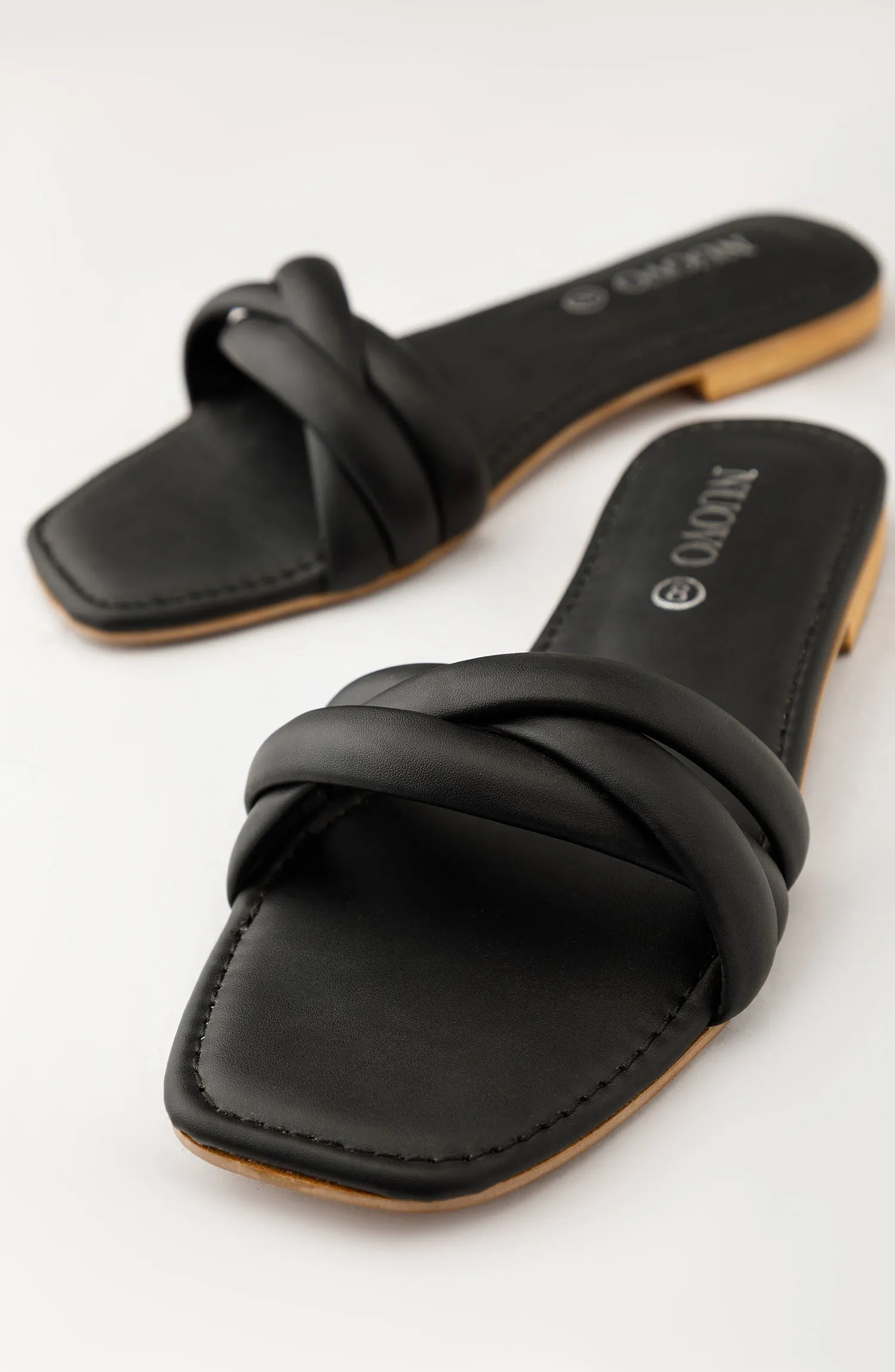 Women Slippers -  Flat Sandals - BLACK (WAFF23W-1008 BLACK)